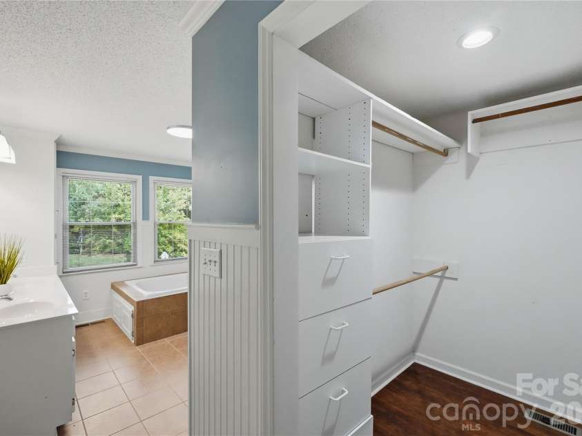 3007 Plentywood Drive, Matthews, NC 28105.  MLS# CAR4425834, YatesRealty ID 52650. Oversized, Primary Walk-In Closet