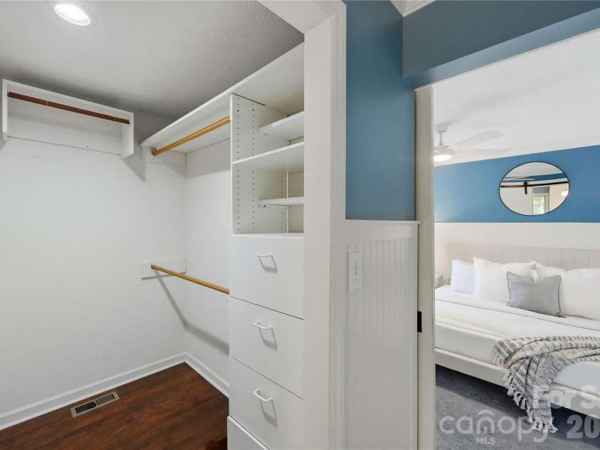 3007 Plentywood Drive, Matthews, NC 28105.  MLS# CAR4425834, YatesRealty ID 52650. Oversized, Primary Walk-In Closet