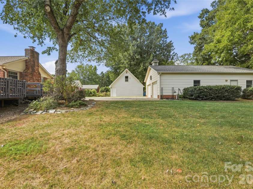 3007 Plentywood Drive, Matthews, NC 28105.  MLS# CAR4425834, YatesRealty ID 52650. Spacious Backyard
