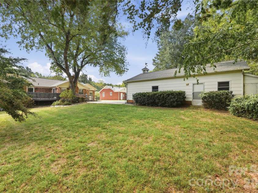 3007 Plentywood Drive, Matthews, NC 28105.  MLS# CAR4425834, YatesRealty ID 52650. Spacious Backyard