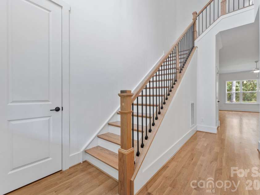 80 42nd Avenue Drive, Hickory, NC 28601.  MLS# CAR4426123, YatesRealty ID 52651. 