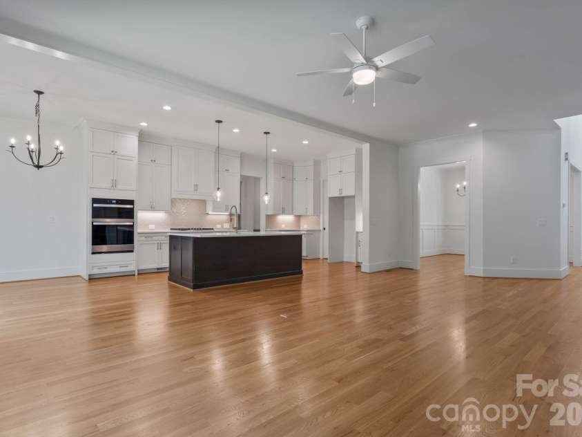 80 42nd Avenue Drive, Hickory, NC 28601.  MLS# CAR4426123, YatesRealty ID 52651. 