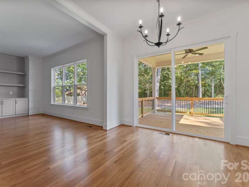 80 42nd Avenue Drive, Hickory, NC 28601.  MLS# CAR4426123, YatesRealty ID 52651. 