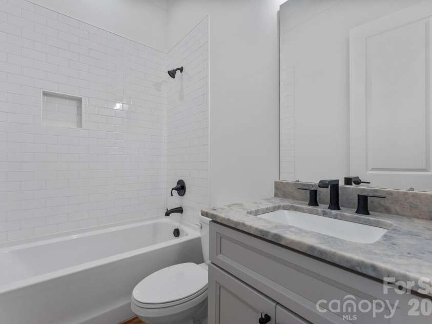 80 42nd Avenue Drive, Hickory, NC 28601.  MLS# CAR4426123, YatesRealty ID 52651. 