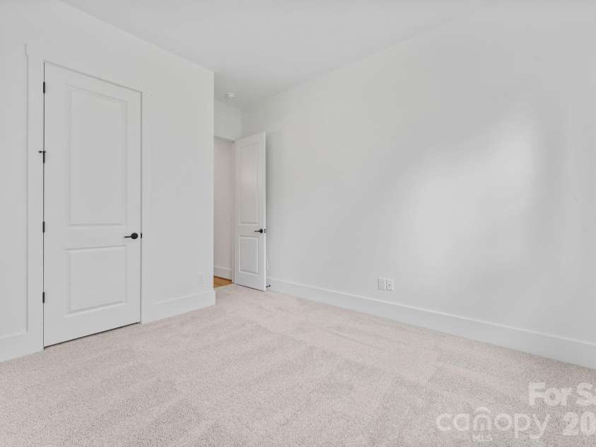 80 42nd Avenue Drive, Hickory, NC 28601.  MLS# CAR4426123, YatesRealty ID 52651. 