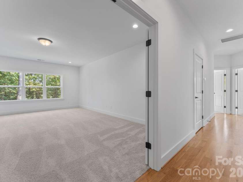 80 42nd Avenue Drive, Hickory, NC 28601.  MLS# CAR4426123, YatesRealty ID 52651. 