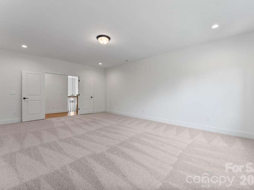80 42nd Avenue Drive, Hickory, NC 28601.  MLS# CAR4426123, YatesRealty ID 52651. 