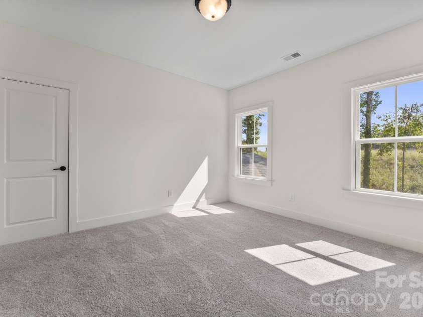 80 42nd Avenue Drive, Hickory, NC 28601.  MLS# CAR4426123, YatesRealty ID 52651. 