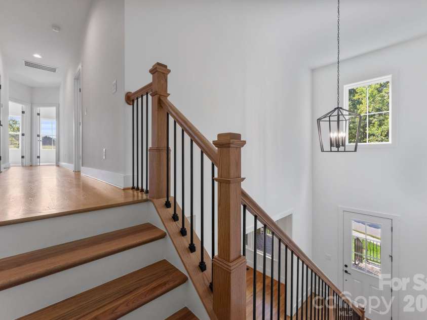 80 42nd Avenue Drive, Hickory, NC 28601.  MLS# CAR4426123, YatesRealty ID 52651. 