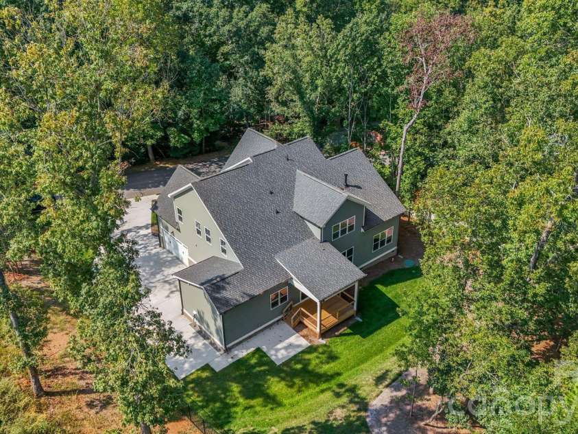 80 42nd Avenue Drive, Hickory, NC 28601.  MLS# CAR4426123, YatesRealty ID 52651. 