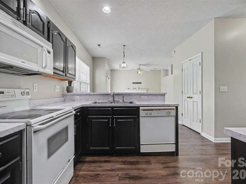 11850 Old Timber Road, Charlotte, NC 28269.  MLS# CAR4426491, YatesRealty ID 52654. 