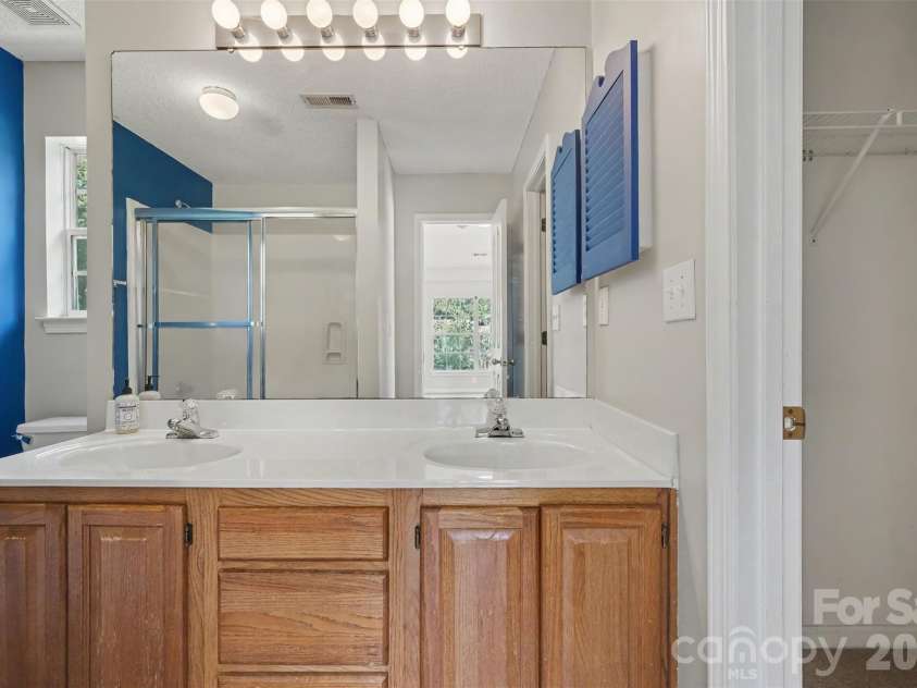 11850 Old Timber Road, Charlotte, NC 28269.  MLS# CAR4426491, YatesRealty ID 52654. 