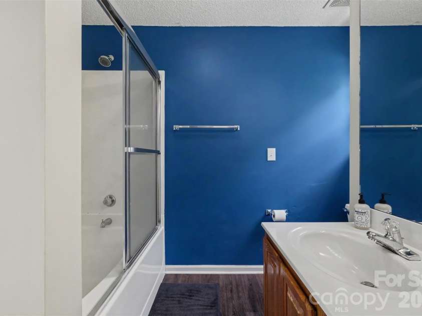 11850 Old Timber Road, Charlotte, NC 28269.  MLS# CAR4426491, YatesRealty ID 52654. 