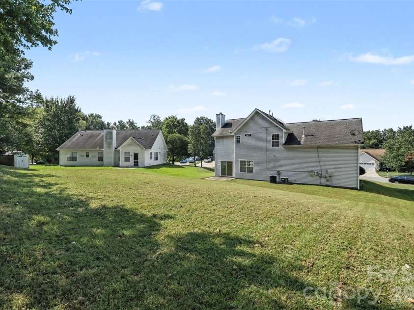11850 Old Timber Road, Charlotte, NC 28269.  MLS# CAR4426491, YatesRealty ID 52654. 