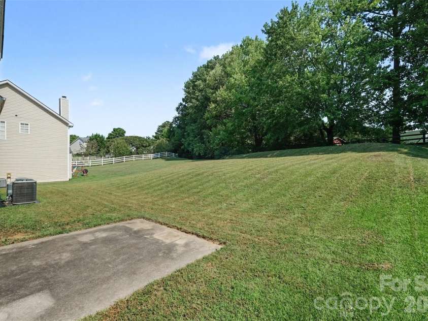 11850 Old Timber Road, Charlotte, NC 28269.  MLS# CAR4426491, YatesRealty ID 52654. 