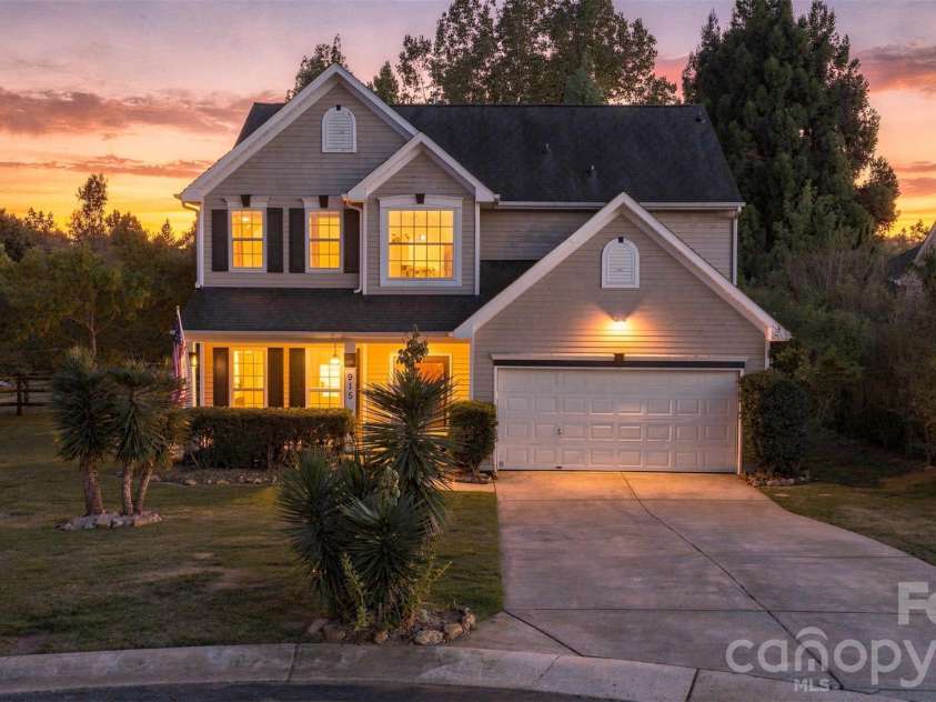 915 Rocky Meadows Lane, Concord, NC 28025.  MLS# CAR4426553, YatesRealty ID 52656. 