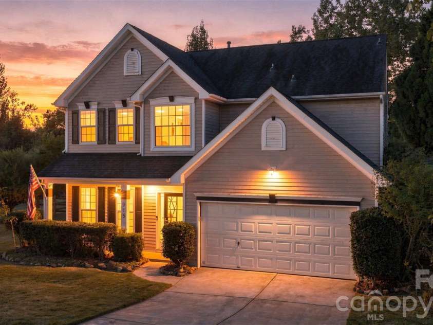 915 Rocky Meadows Lane, Concord, NC 28025.  MLS# CAR4426553, YatesRealty ID 52656. 