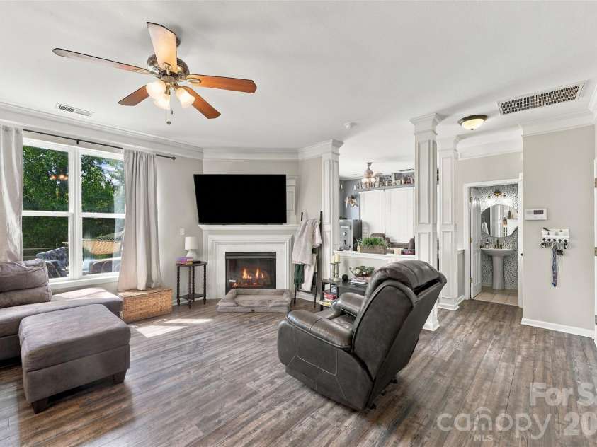 915 Rocky Meadows Lane, Concord, NC 28025.  MLS# CAR4426553, YatesRealty ID 52656. 