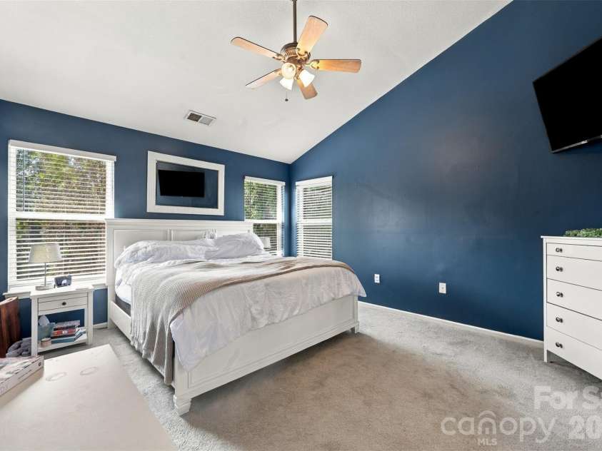 915 Rocky Meadows Lane, Concord, NC 28025.  MLS# CAR4426553, YatesRealty ID 52656. 