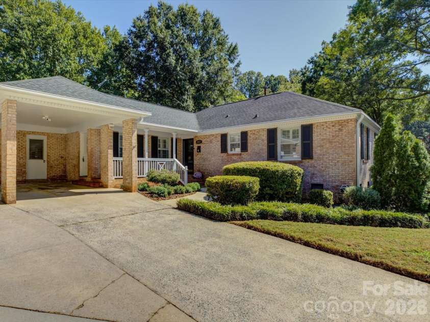 5217 Londonderry Road, Charlotte, NC 28210.  MLS# CAR4426542, YatesRealty ID 52658. 
