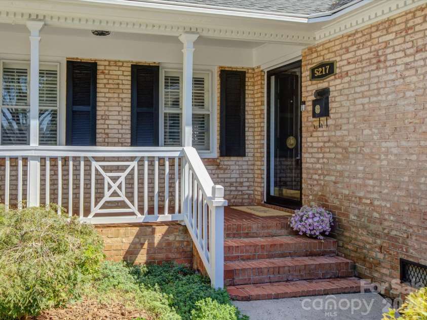 5217 Londonderry Road, Charlotte, NC 28210.  MLS# CAR4426542, YatesRealty ID 52658. 