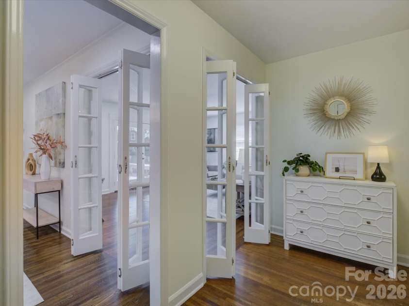 5217 Londonderry Road, Charlotte, NC 28210.  MLS# CAR4426542, YatesRealty ID 52658. 