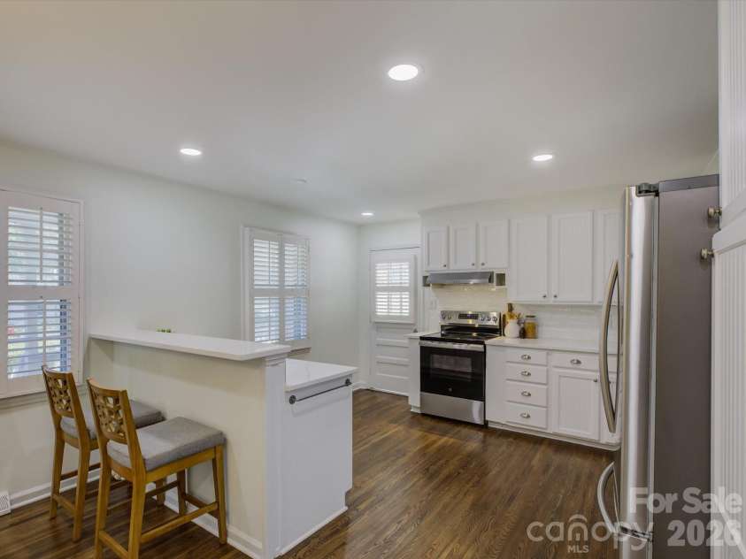 5217 Londonderry Road, Charlotte, NC 28210.  MLS# CAR4426542, YatesRealty ID 52658. 