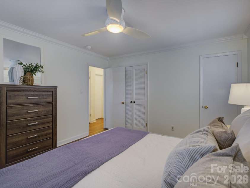5217 Londonderry Road, Charlotte, NC 28210.  MLS# CAR4426542, YatesRealty ID 52658. 