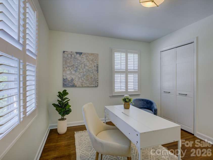 5217 Londonderry Road, Charlotte, NC 28210.  MLS# CAR4426542, YatesRealty ID 52658. 