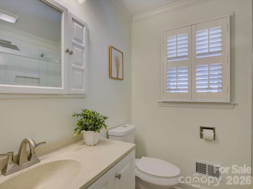 5217 Londonderry Road, Charlotte, NC 28210.  MLS# CAR4426542, YatesRealty ID 52658. 