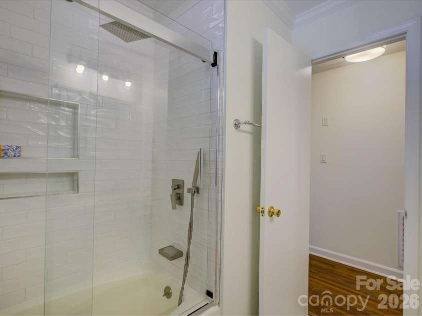 5217 Londonderry Road, Charlotte, NC 28210.  MLS# CAR4426542, YatesRealty ID 52658. 