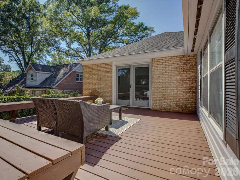 5217 Londonderry Road, Charlotte, NC 28210.  MLS# CAR4426542, YatesRealty ID 52658. 