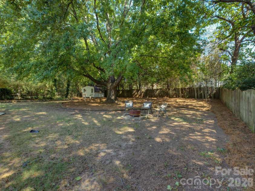 5217 Londonderry Road, Charlotte, NC 28210.  MLS# CAR4426542, YatesRealty ID 52658. 