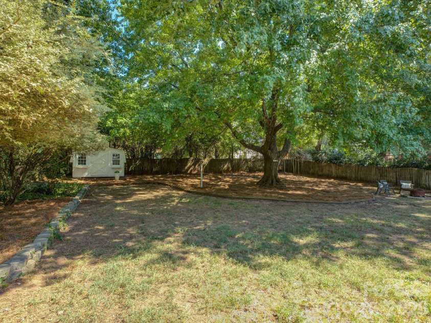 5217 Londonderry Road, Charlotte, NC 28210.  MLS# CAR4426542, YatesRealty ID 52658. 