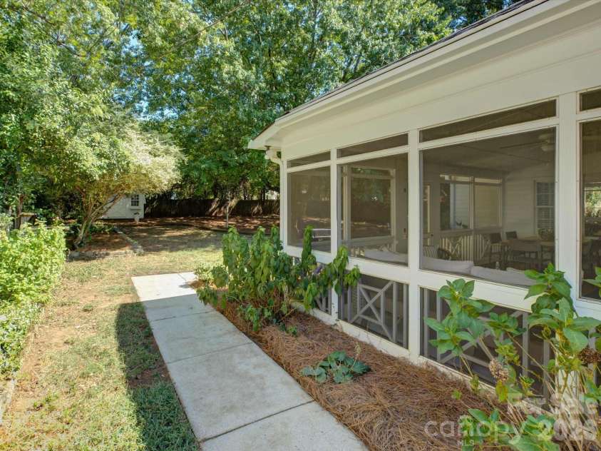 5217 Londonderry Road, Charlotte, NC 28210.  MLS# CAR4426542, YatesRealty ID 52658. 