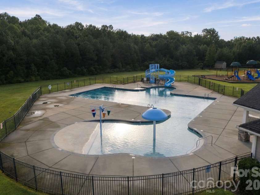 5857 McClintock Drive, Denver, NC 28037.  MLS# CAR4420442, YatesRealty ID 52659. Community Pool