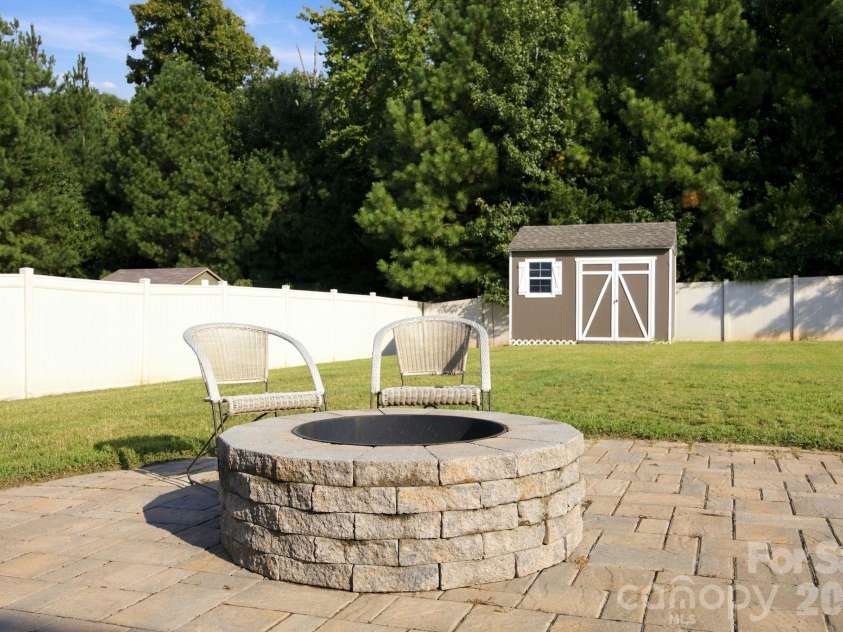 5857 McClintock Drive, Denver, NC 28037.  MLS# CAR4420442, YatesRealty ID 52659. Fire Pit
