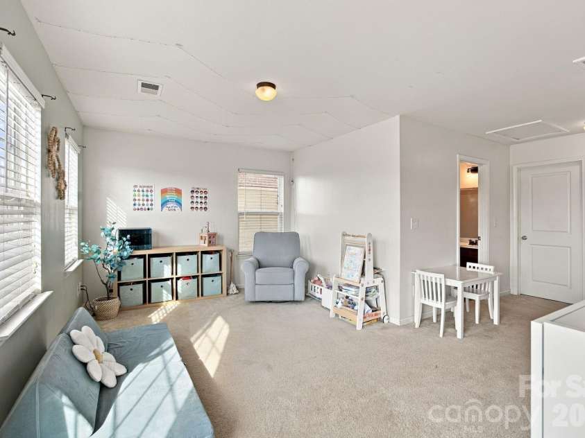 5857 McClintock Drive, Denver, NC 28037.  MLS# CAR4420442, YatesRealty ID 52659. Loft Area