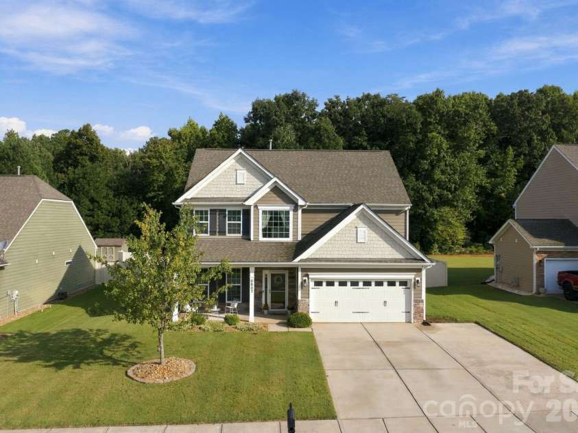 5857 McClintock Drive, Denver, NC 28037.  MLS# CAR4420442, YatesRealty ID 52659. Oversized Driveway