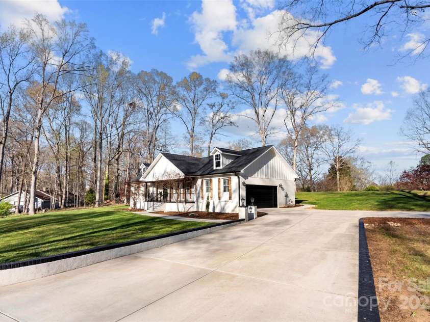 1809 Whispering Pines Road, Lincolnton, NC 28092.  MLS# CAR4237568, YatesRealty ID 5266. 