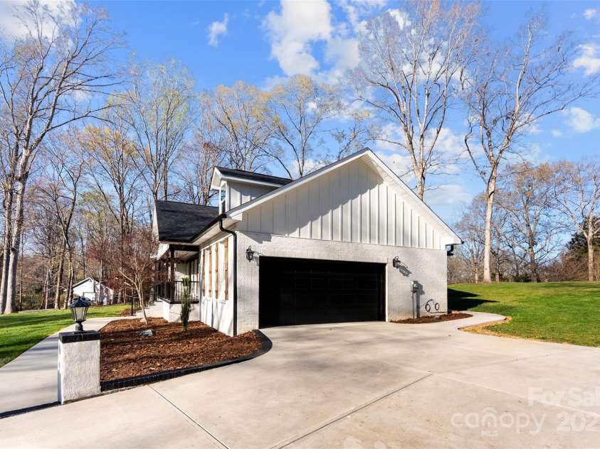 1809 Whispering Pines Road, Lincolnton, NC 28092.  MLS# CAR4237568, YatesRealty ID 5266. 