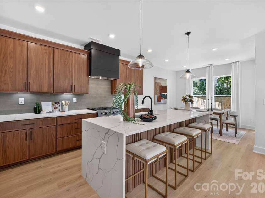 2710 Catalina Avenue, Charlotte, NC 28206.  MLS# CAR4419111, YatesRealty ID 52660. 