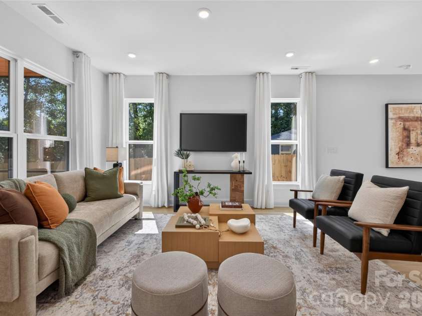 2710 Catalina Avenue, Charlotte, NC 28206.  MLS# CAR4419111, YatesRealty ID 52660. 