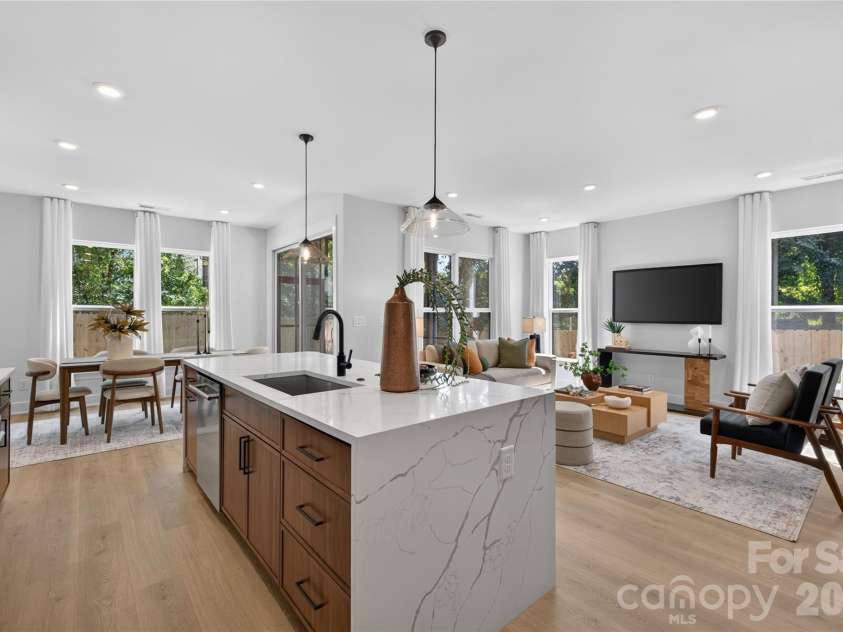 2710 Catalina Avenue, Charlotte, NC 28206.  MLS# CAR4419111, YatesRealty ID 52660. 