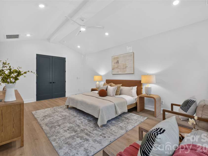 2710 Catalina Avenue, Charlotte, NC 28206.  MLS# CAR4419111, YatesRealty ID 52660. 
