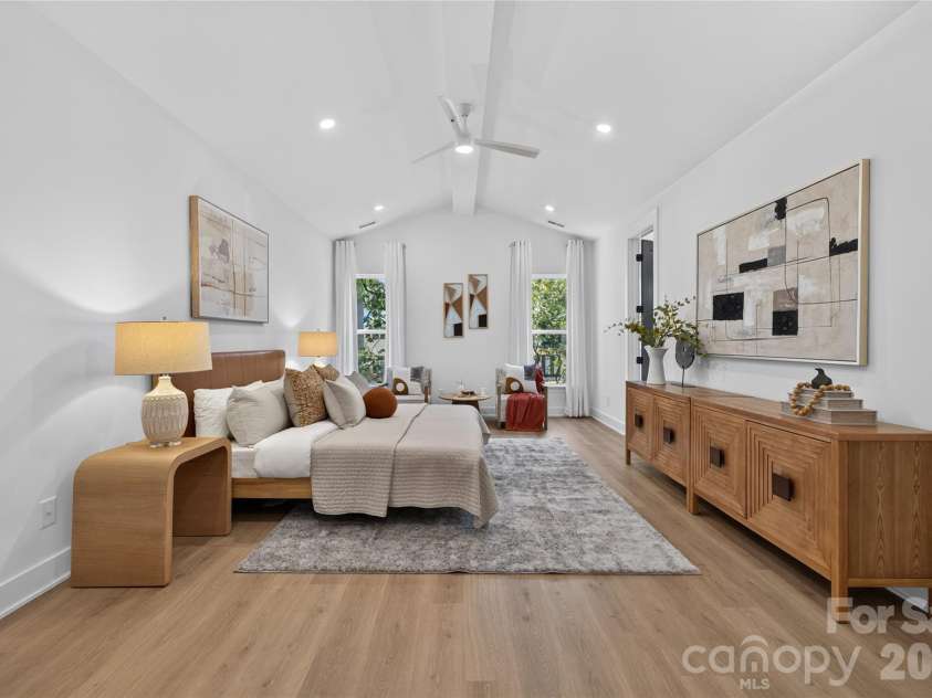 2710 Catalina Avenue, Charlotte, NC 28206.  MLS# CAR4419111, YatesRealty ID 52660. 