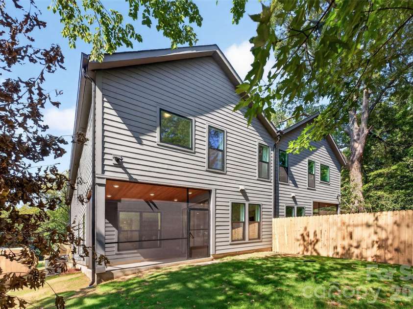 2710 Catalina Avenue, Charlotte, NC 28206.  MLS# CAR4419111, YatesRealty ID 52660. 