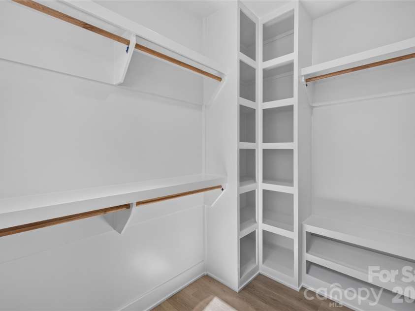 2710 Catalina Avenue, Charlotte, NC 28206.  MLS# CAR4419111, YatesRealty ID 52660. 