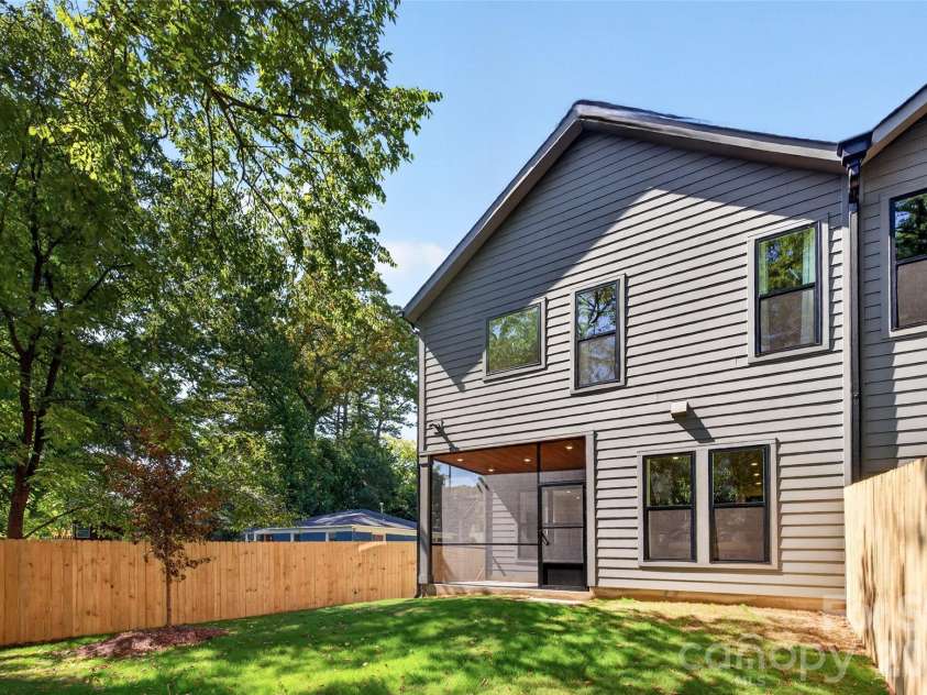 2710 Catalina Avenue, Charlotte, NC 28206.  MLS# CAR4419111, YatesRealty ID 52660. 