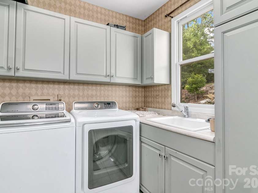 643 Mill Ridge Drive, Mills River, NC 28759.  MLS# CAR4419337, YatesRealty ID 52661. 